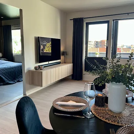 Pent House - Two Balconies Апартаменти *