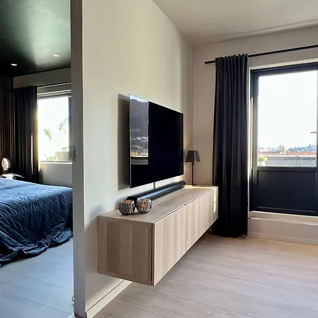 Pent House - Two Balconies Apartment